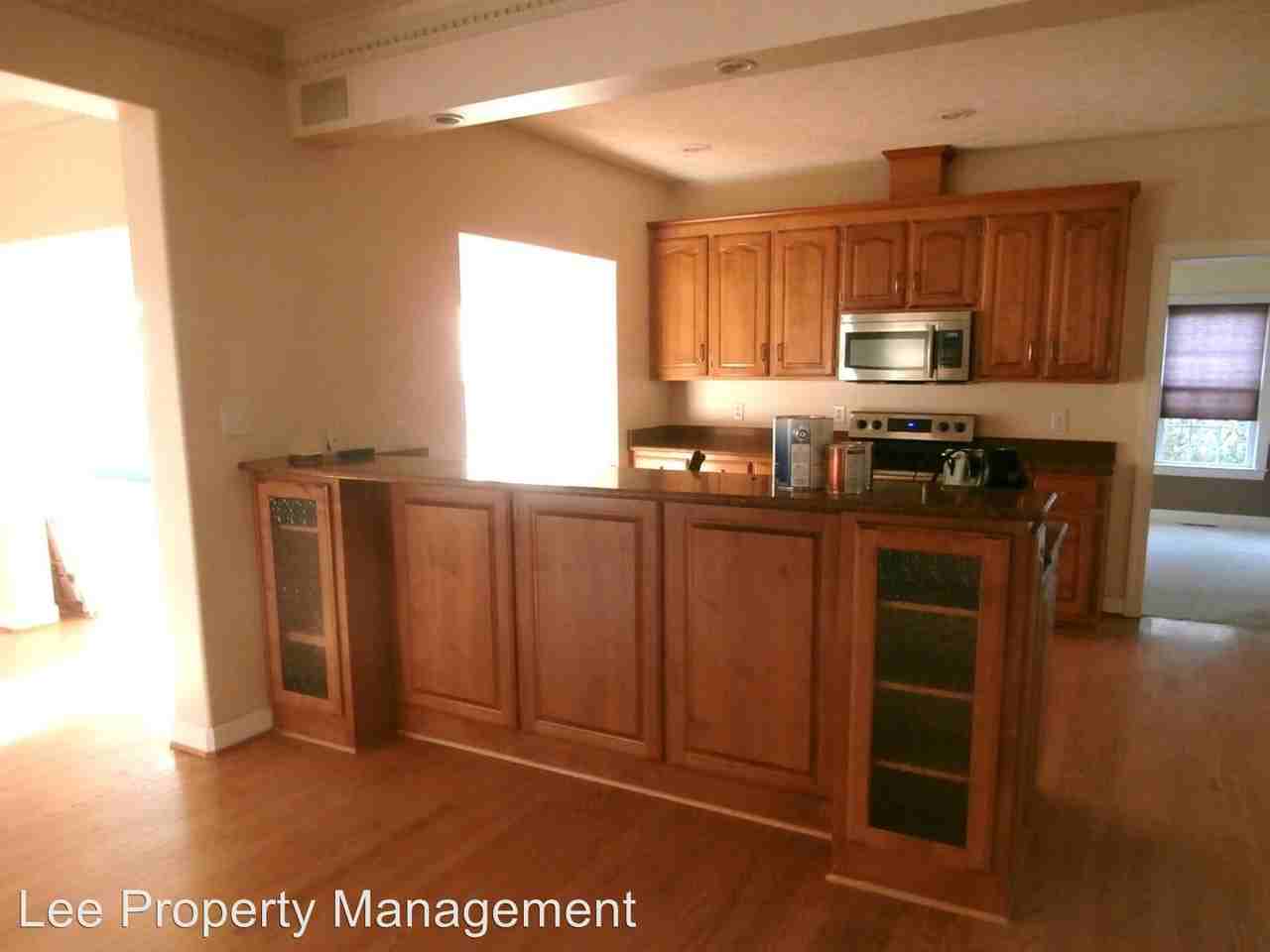 127 Rockmor Ln - Photo 3 of 25