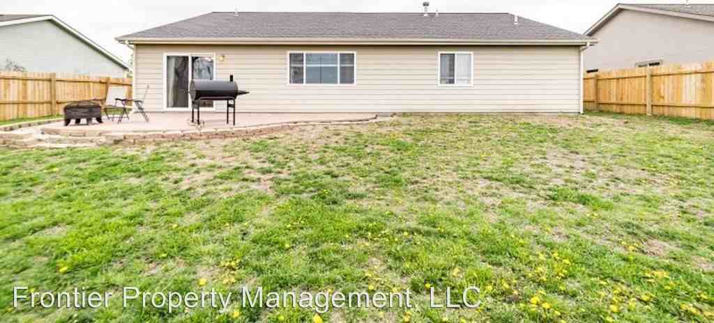 3120 Brookville W Dr - Photo 3 of 28