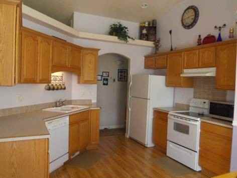 111 Victor Gust Dr - Photo 3 of 11