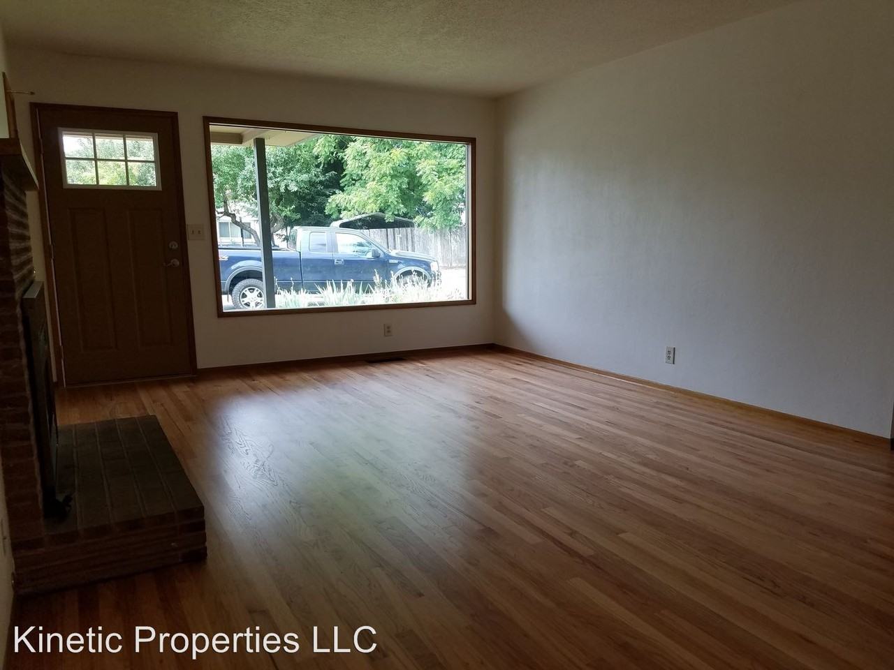 936 Brighton Ave - Photo 2 of 14