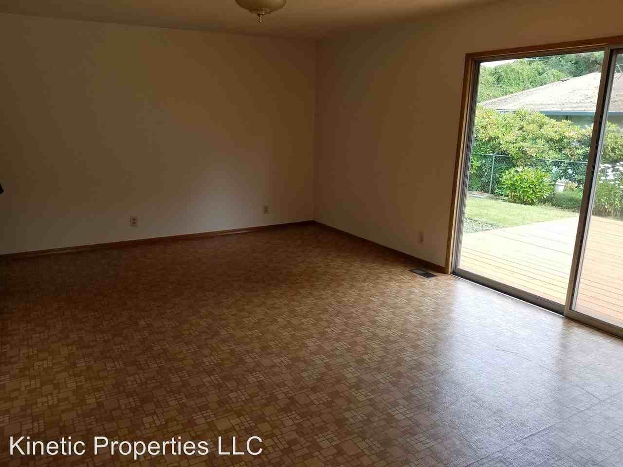 936 Brighton Ave - Photo 3 of 14