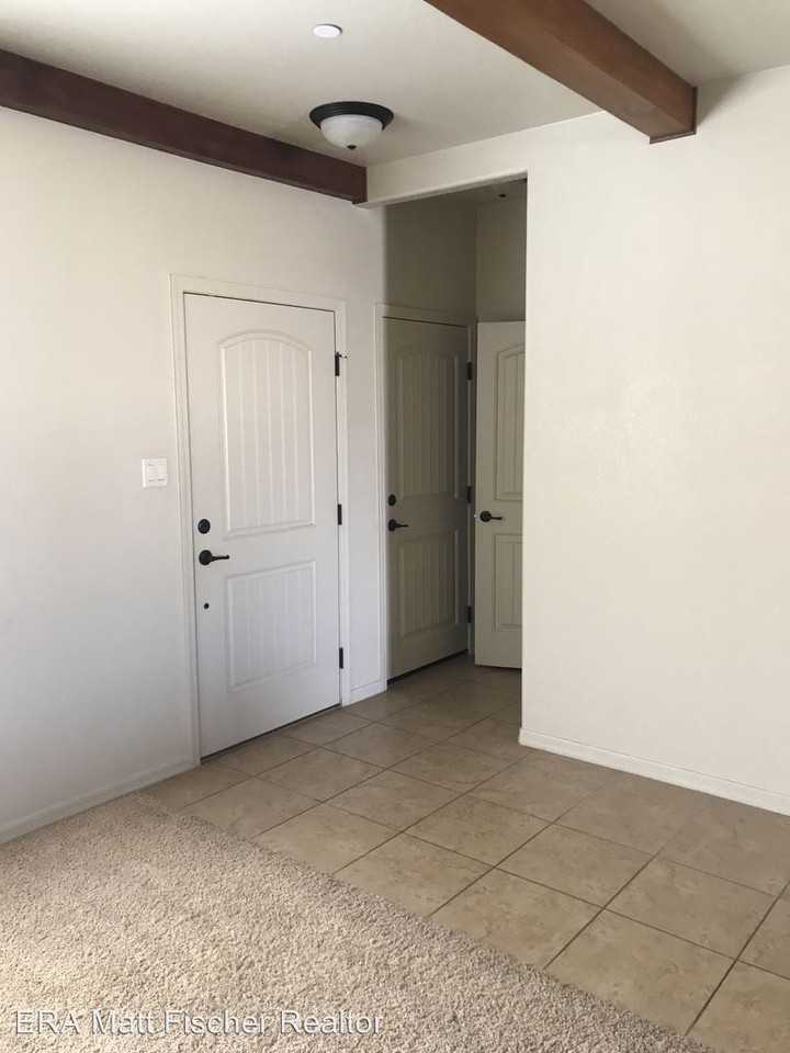 2635 E Moonlight Way - Photo 3 of 15