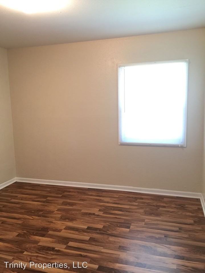 3393 SW Brendan Ave - Photo 2 of 4