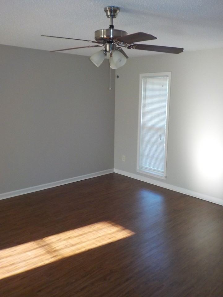 6622 Amersham Dr - Photo 3 of 10