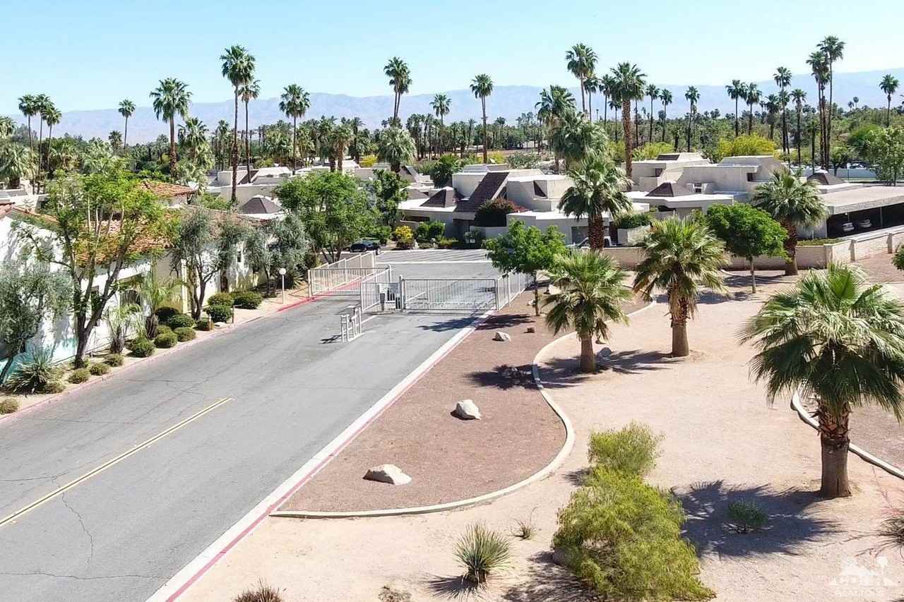 71865 Eleanora Ln - Photo 3 of 34