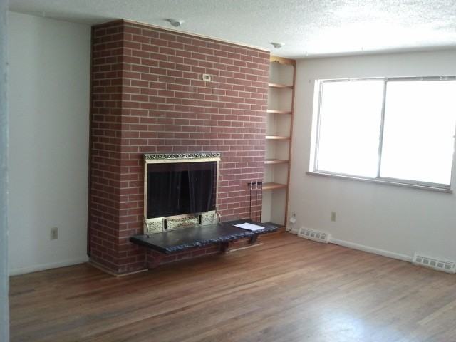 363 S Yost St - Photo 2 of 5