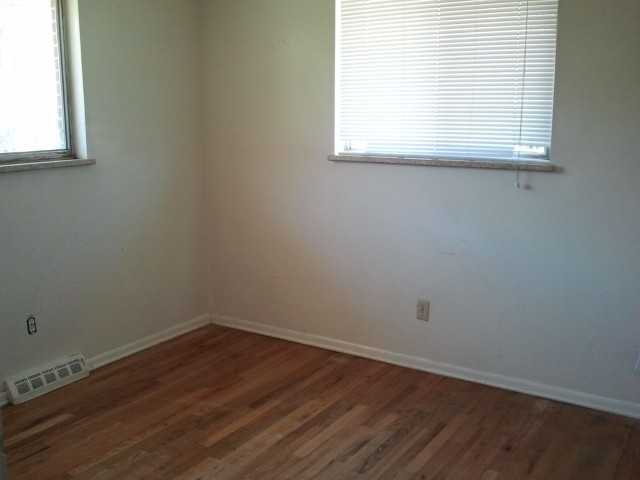 363 S Yost St - Photo 3 of 5