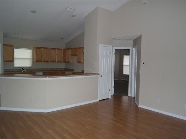 1005 Sandhill St - Photo 2 of 6