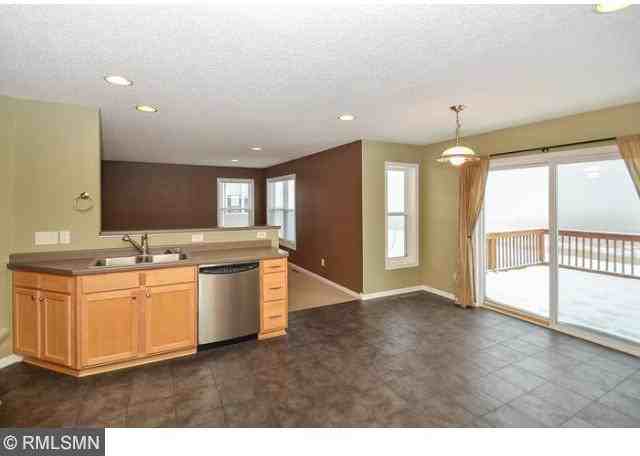 10125 41st Pl NE - Photo 3 of 15
