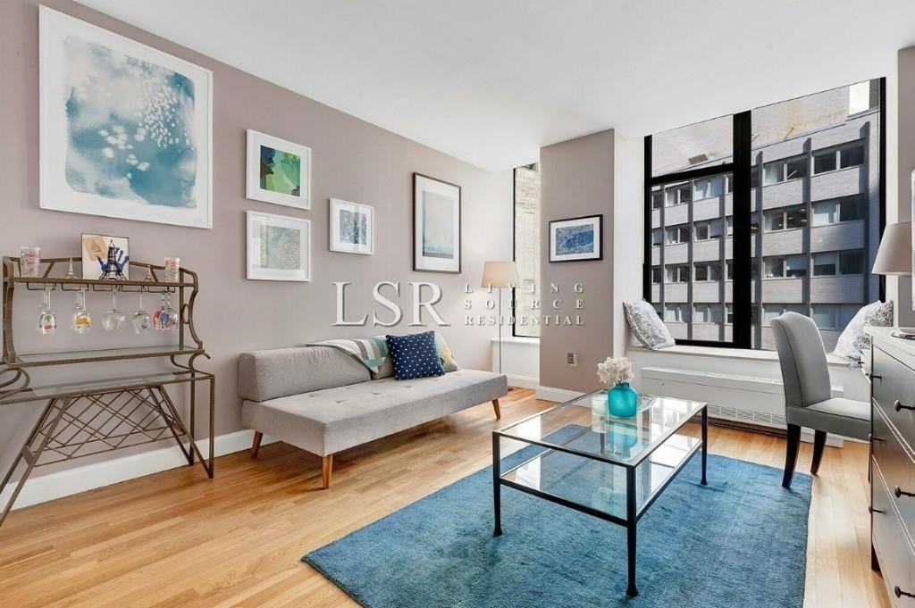 10 Hanover Square #15I