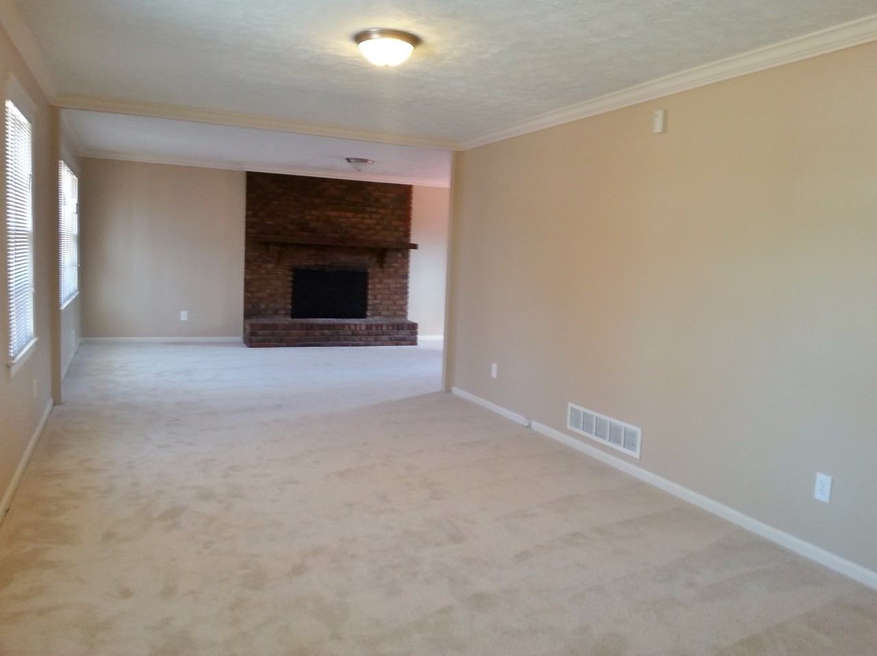 715 Crabapple Rd - Photo 3 of 5