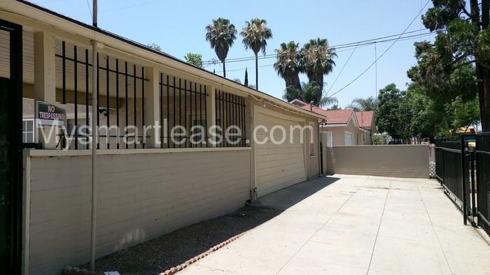 1496 N G St - Photo 2 of 15