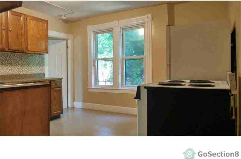 223 Central St #1R - Photo 3 of 7