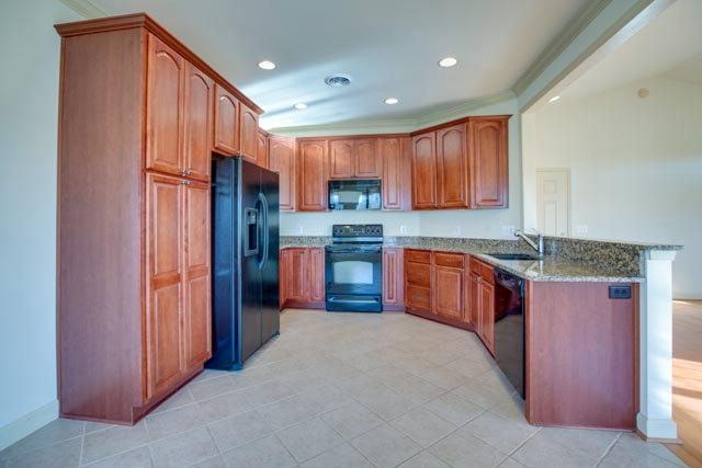 231 Freemont Cir - Photo 3 of 16