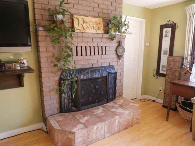100 SE Highland Dr - Photo 2 of 13