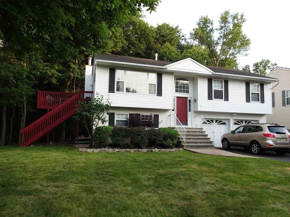 11 Elmwood Ct - Photo 2 of 9