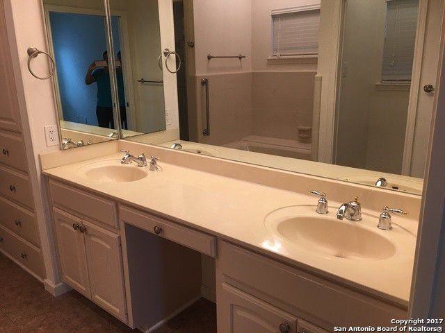 6 Cheshire Court - Photo 3 of 10