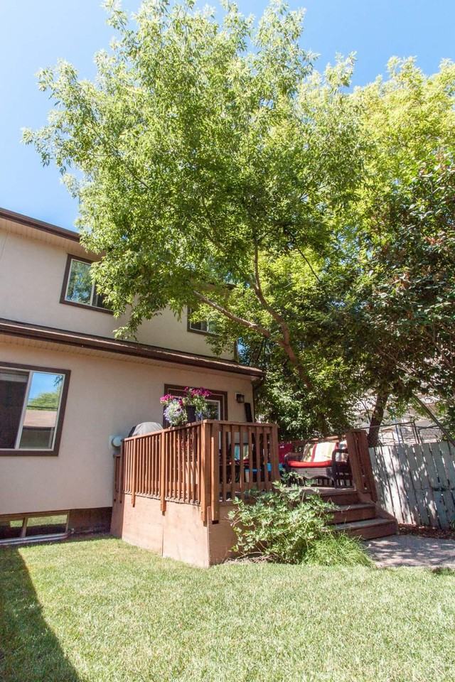 3522 3 St NW - Photo 2 of 20