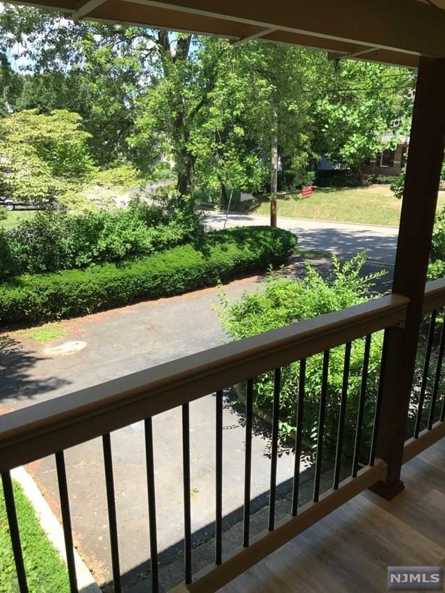 456 Howard St - Photo 3 of 12