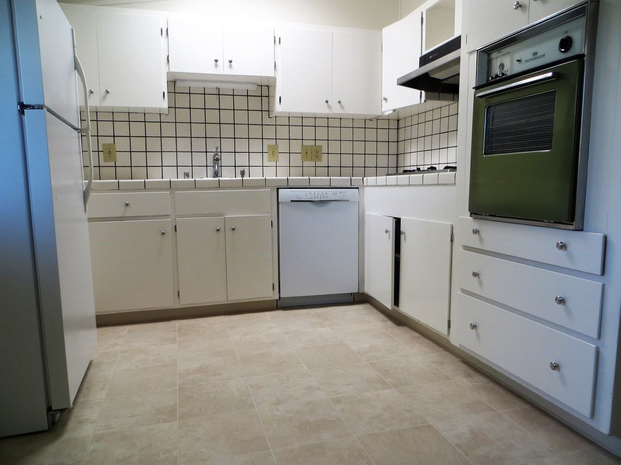 3893 Ross Rd - Photo 3 of 7
