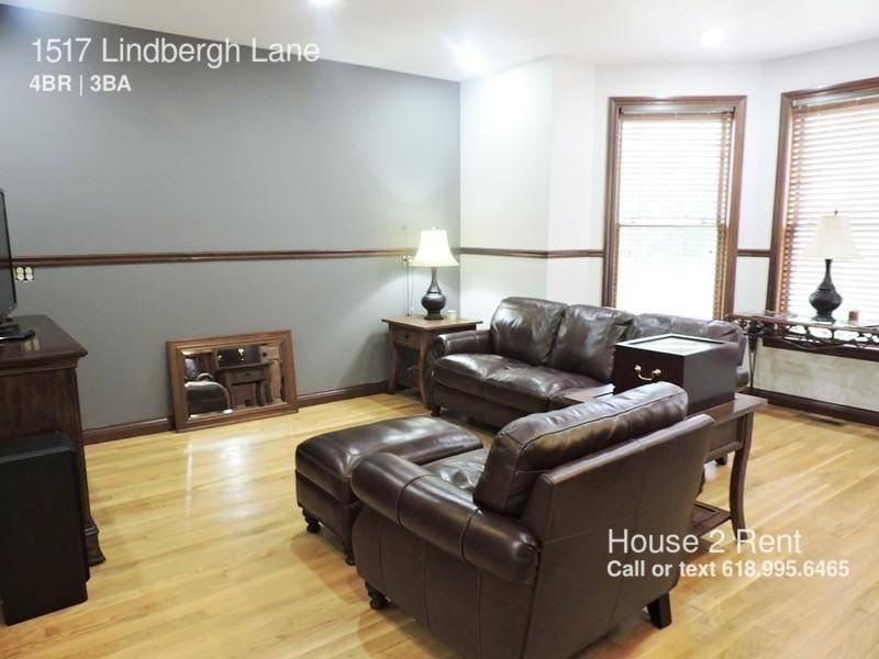 1517 Lindbergh Ln - Photo 3 of 15