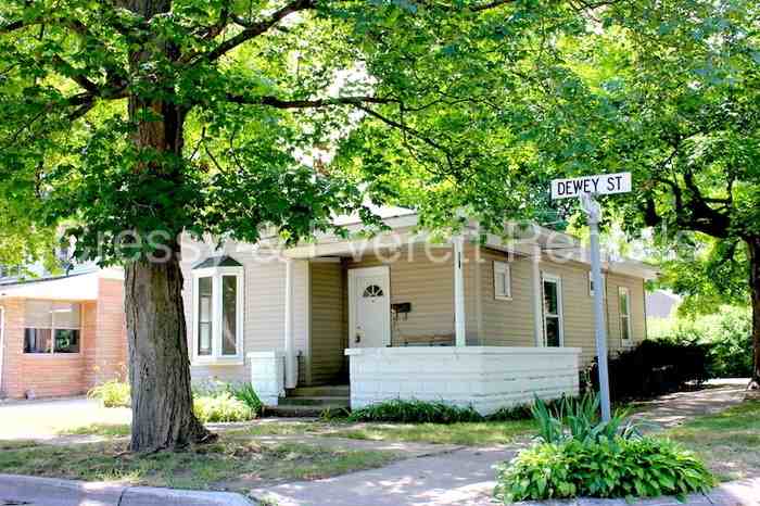 113 W Dewey St - Photo 2 of 12