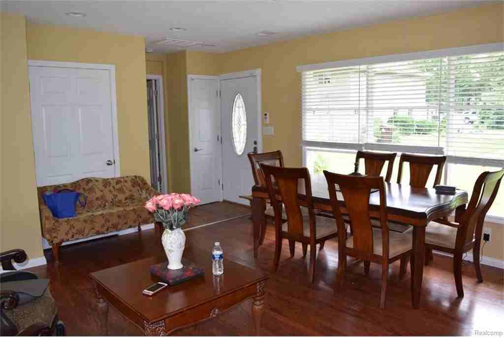 3221 Union Lake Rd - Photo 2 of 14