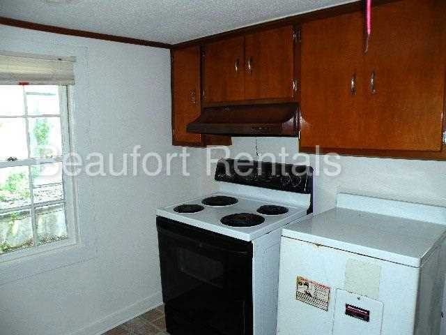 706 Charles St - Photo 2 of 18