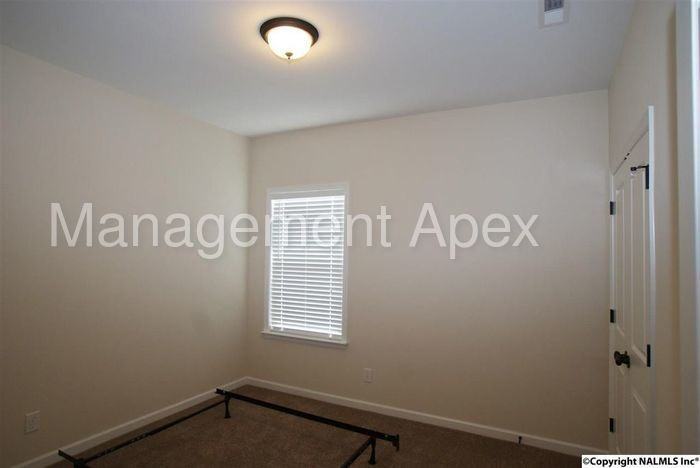 125 Magnus Ave - Photo 3 of 11