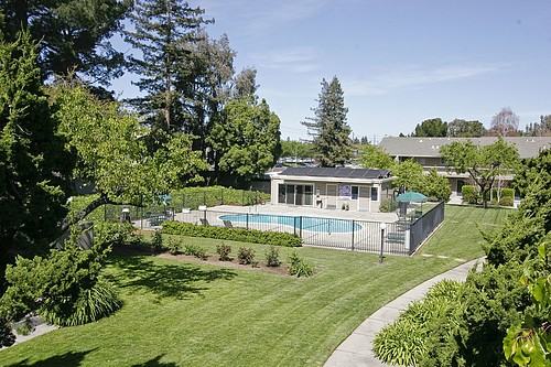 660 Harvard Avenue - Photo 3 of 16