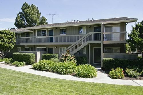 660 Harvard Avenue - Photo 4 of 16