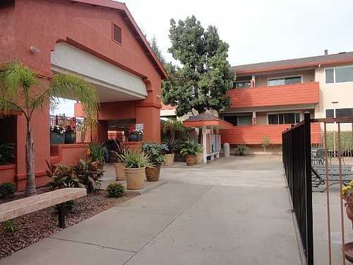 2326  California Street - Photo 2 of 35