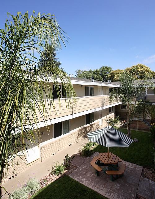 417 East Maude Avenue - Photo 3 of 28