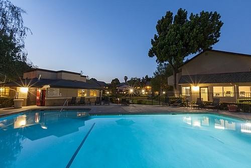 4875 Mowry Ave - Photo 3 of 14