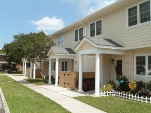 303 Russell Ave - Photo 3 of 33