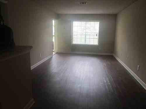 2201 Manhattan Blvd - Photo 5 of 27