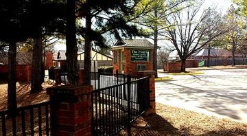 featured image of 110 E Lakeview Rd