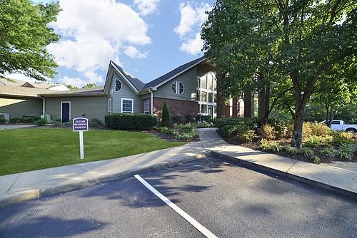 1131 South College Street - Photo 3 of 22