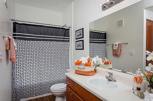 5302 East Van Vuren St - Photo 6 of 11