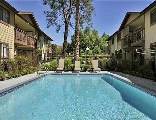 408 W. G Street - Photo 3 of 9