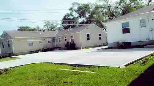 8838 Flora Avenue - Photo 7 of 25