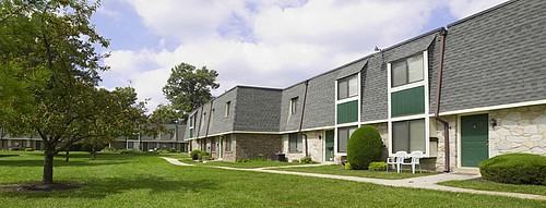 25 B Windsor Circle - Photo 2 of 9