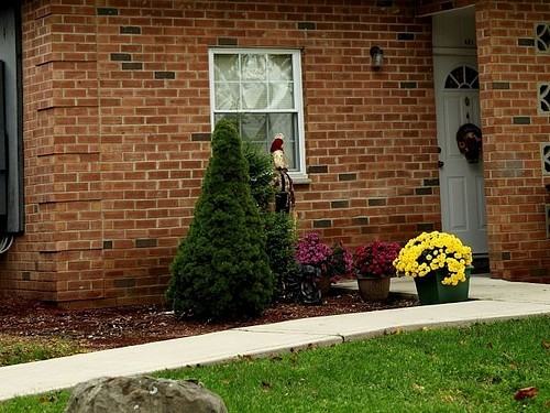 507 Sherwood Drive North - Photo 2 of 11