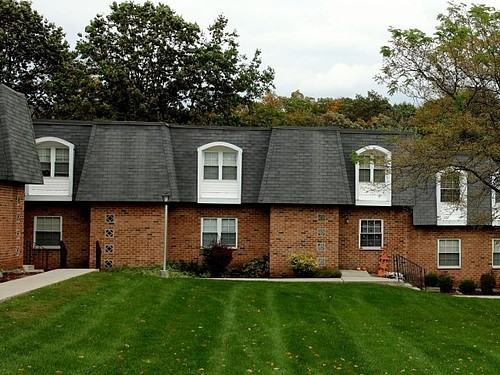 507 Sherwood Drive North - Photo 4 of 11