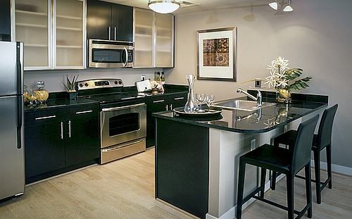 733 15th Street NW - Photo 4 of 5