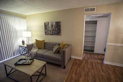 10030 N. 43rd Ave - Photo 3 of 19