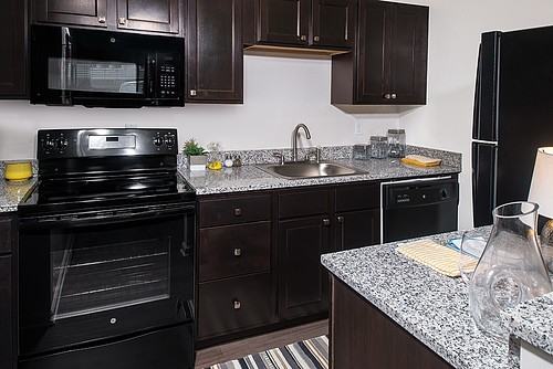 411 Chapel Dr - Photo 2 of 5