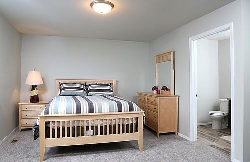 3807 N Potter Ave - Photo 2 of 9