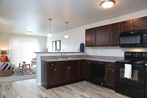 3807 N Potter Ave - Photo 4 of 9