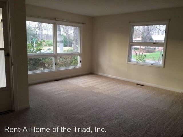 2718 Holly Dr - Photo 2 of 11